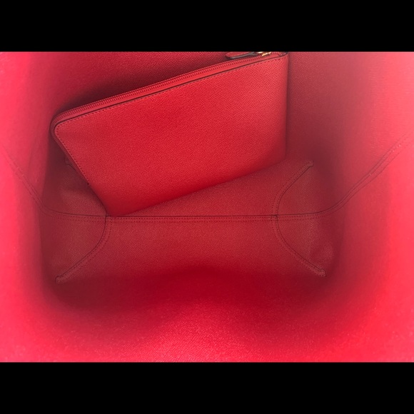 Coach Signature Reversible city tote - Picture 7 of 8